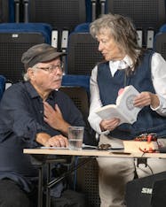 Gunilla Röör, regissör. Per Sandberg, manusförfattare. 