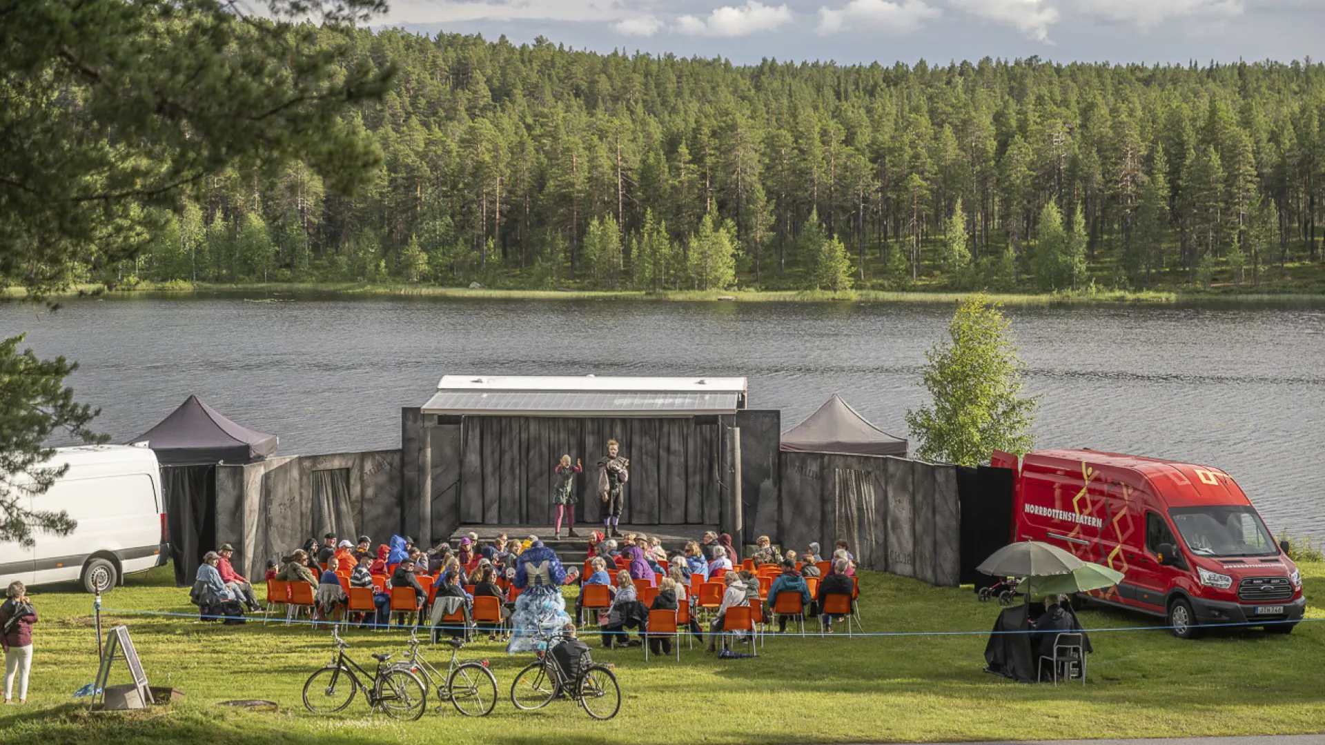 Föreställningen Richard den tredje, sommarteater på turné 2024. 